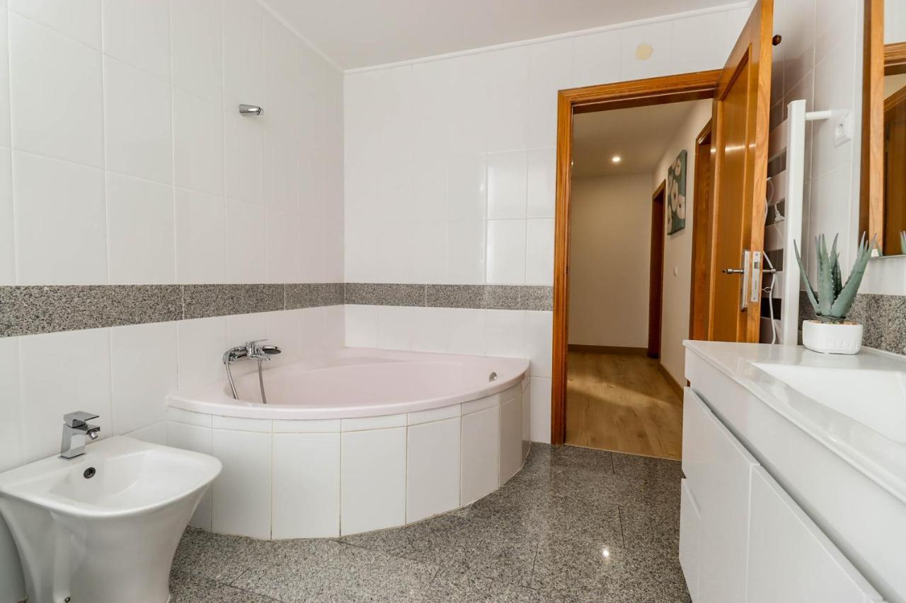 Flor Do Mar - Spacious Apartment With Balcony Vila Praia de Âncora Esterno foto